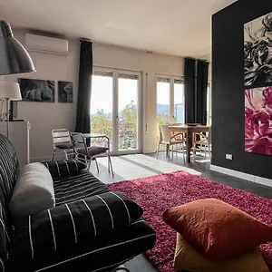 Mura Di Elegant Penthouse With Balcony Lucca